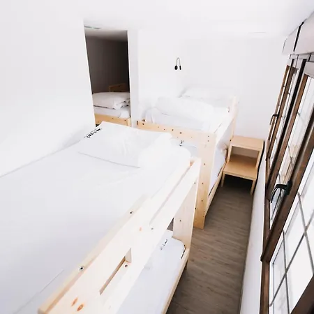 Latas Surf House ソモ