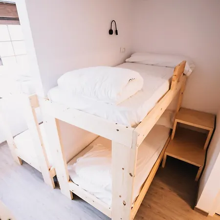 Hostal Latas Surf House Somo