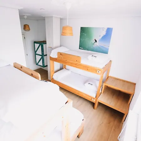 Latas Surf House Hostal