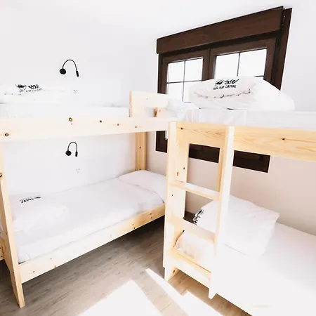 Latas Surf House * ソモ