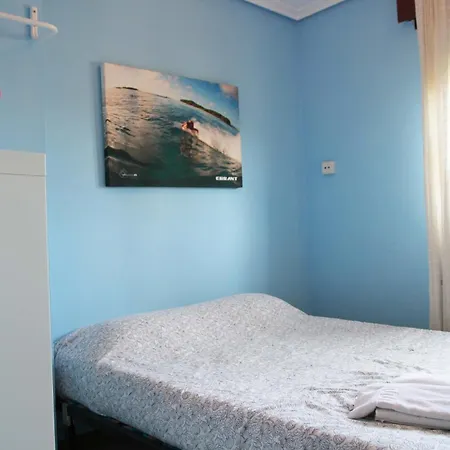 Latas Surf House Hostal Somo