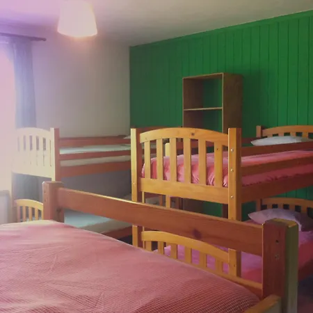 Latas Surf House Hostal Somo