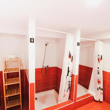 Hostal Latas Surf House *