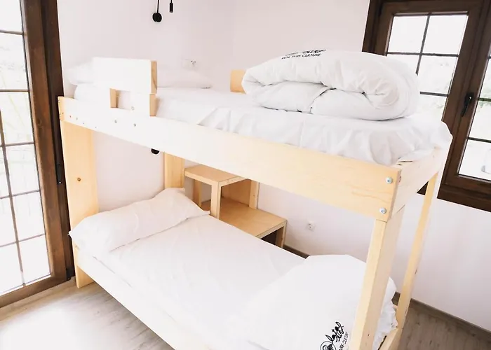 Latas Surf House Somo