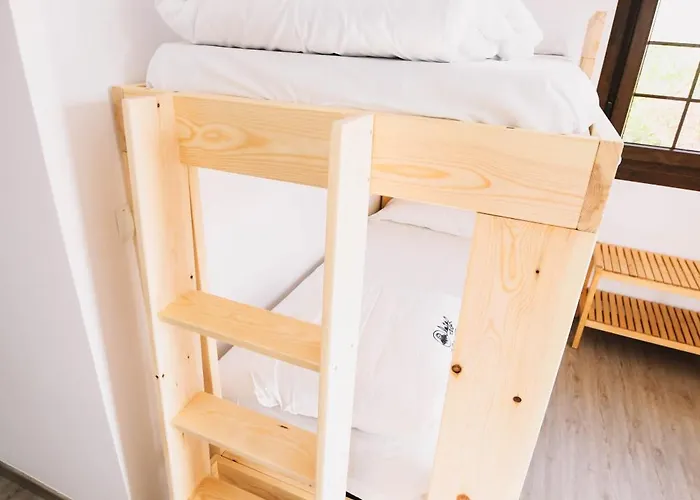 Latas Surf House Somo