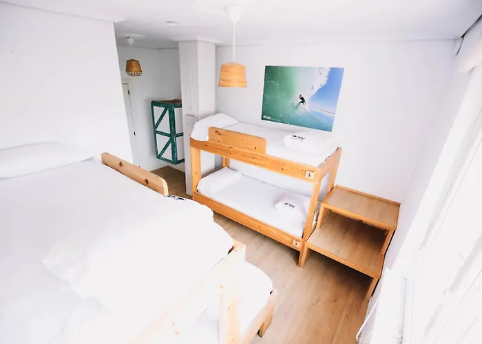 Latas Surf House Hostel