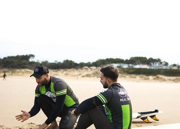 Latas Surf House Hostel Somo