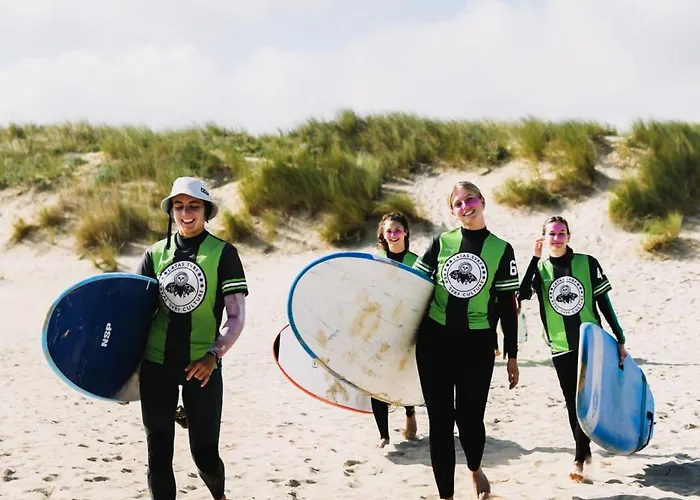 Latas Surf House Hostel *