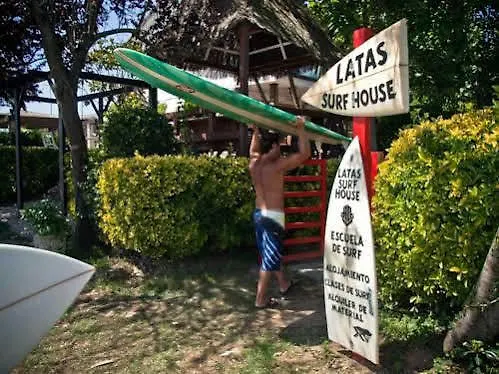Hostel Latas Surf House *