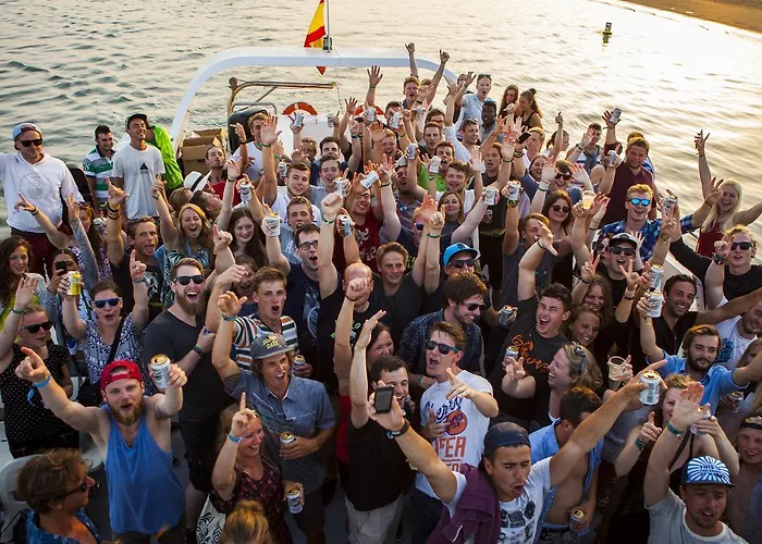 Latas Surf House Hostel