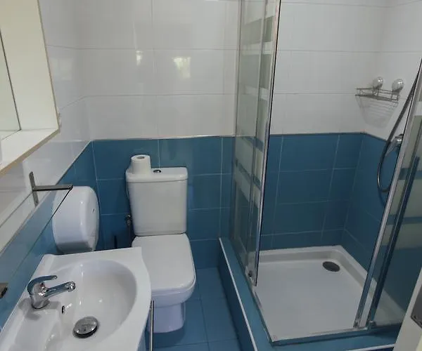 Latas Surf House Hostel *