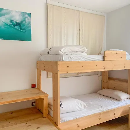 Latas Surf House * Somo