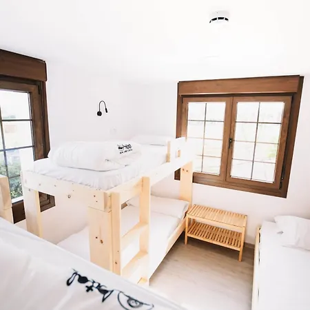 Latas Surf House Hostel Somo