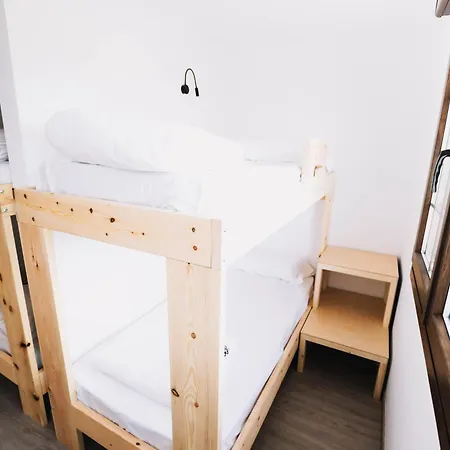 Latas Surf House Hostel