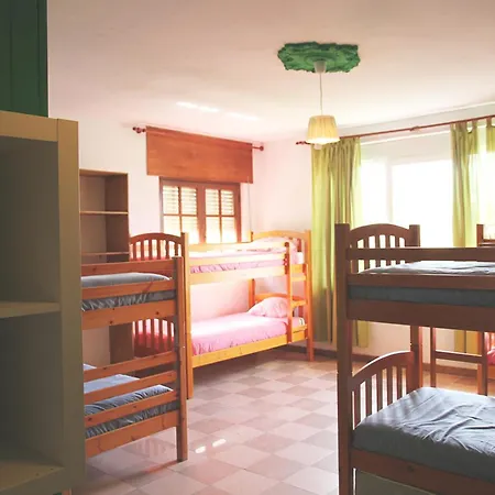 Hostel Latas Surf House *