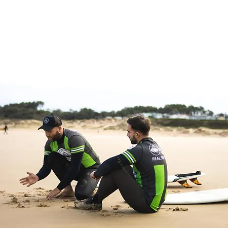 Latas Surf House Albergue Somo