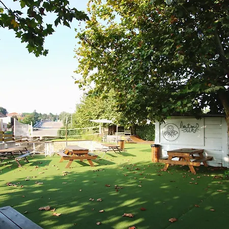 Albergue Latas Surf House *