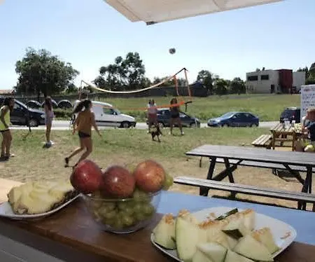 Albergue Latas Surf House *