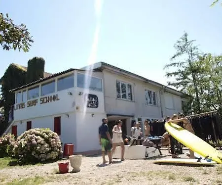 Latas Surf House Albergue *