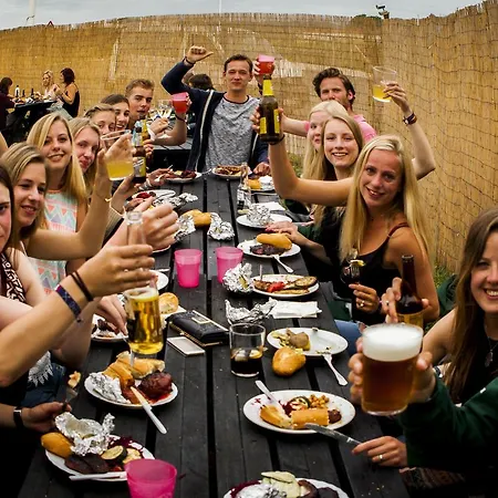 Latas Surf House Hostel *