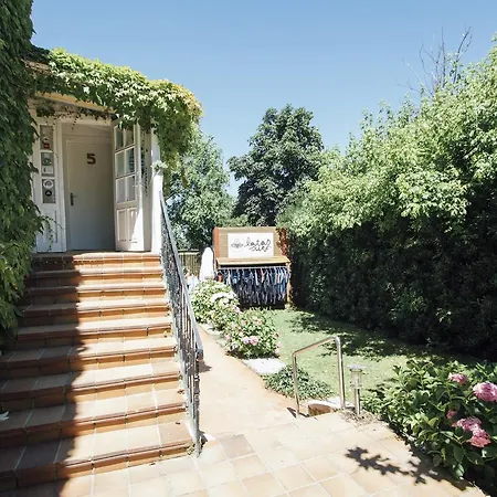 Latas Surf House Hostel