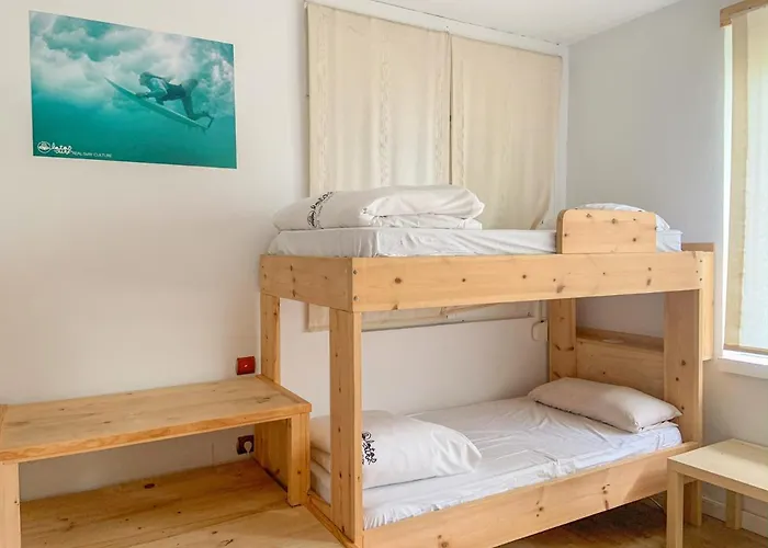 Latas Surf House * Somo