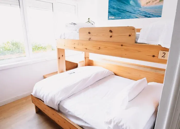 Latas Surf House Hostel