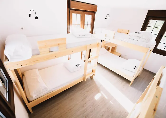 Latas Surf House Hostel