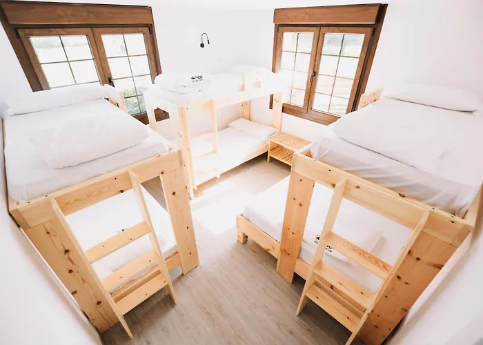 Latas Surf House Hostel