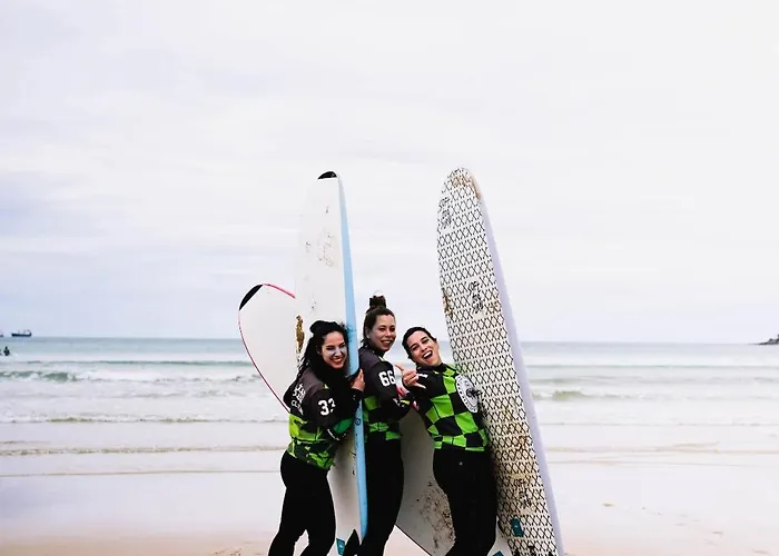 Latas Surf House Hostel *